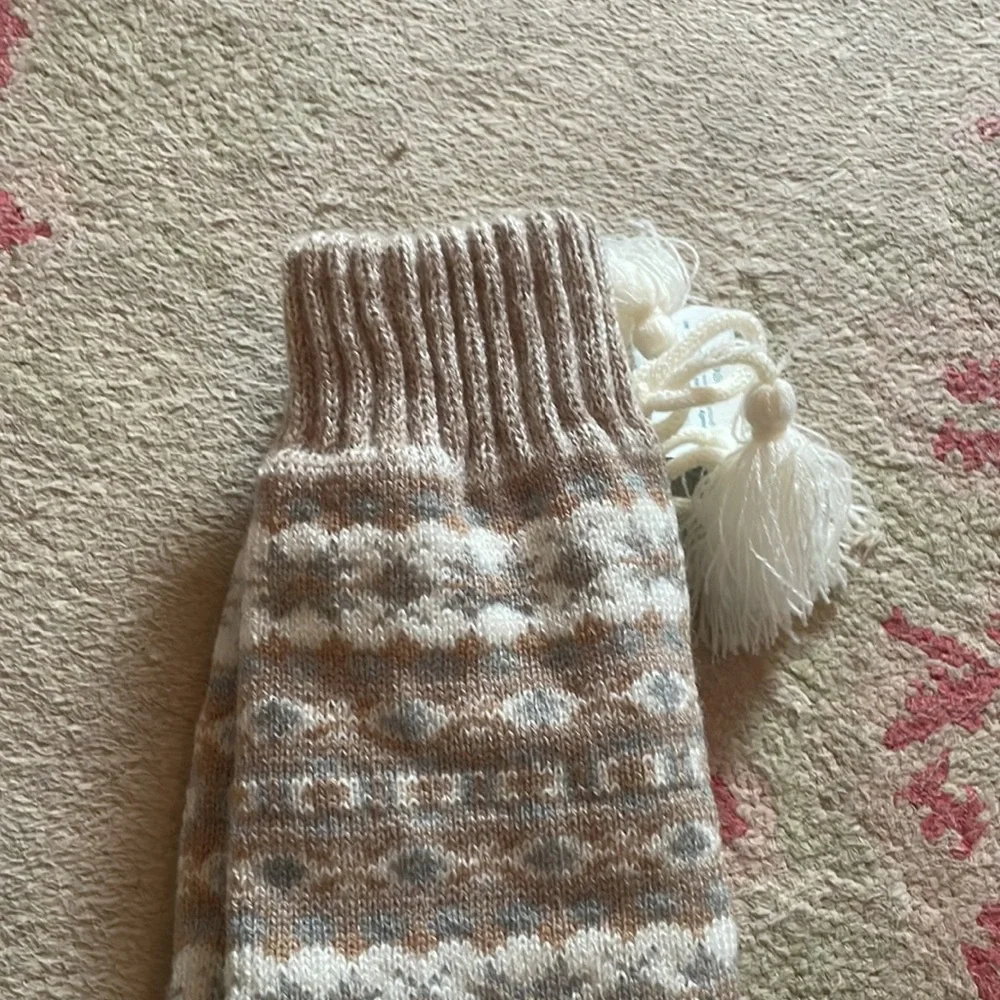 NWT Muk Luks high socks- OS